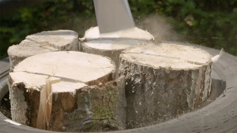 Brennholz machen Kaminholz hacken